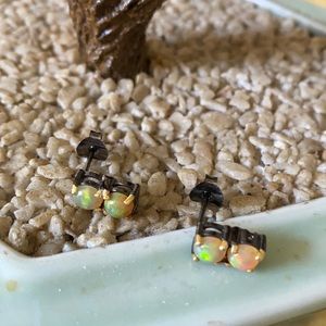 Vintage 925 opal earring